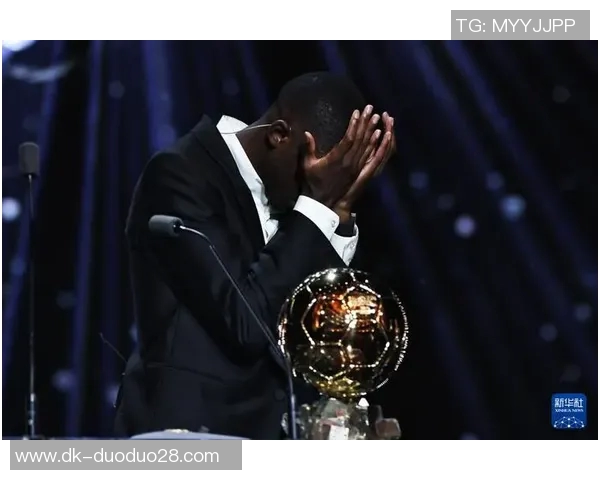 2025年现役足球球星前十排名揭晓 谁才是当今足坛的绝对王者