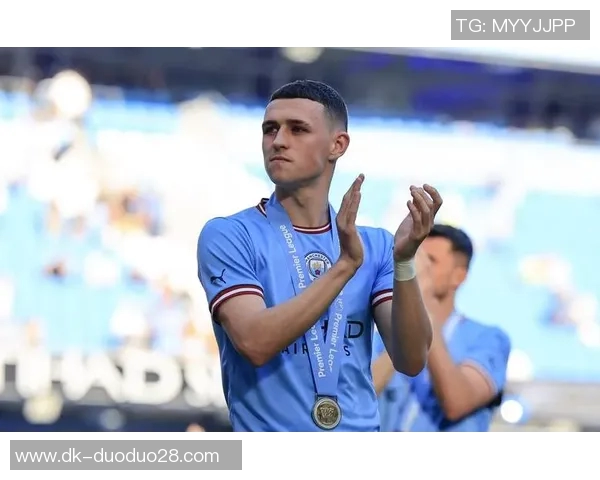 全球足球球星人气前三排名揭晓 谁将登顶成为最受欢迎的球员 全球足球球星人气前三排名揭晓 谁将登顶成为最受欢迎的球员