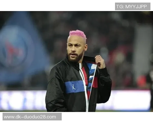 带耳钉的足球球星盘点 从贝克汉姆到内马尔谁最具个性